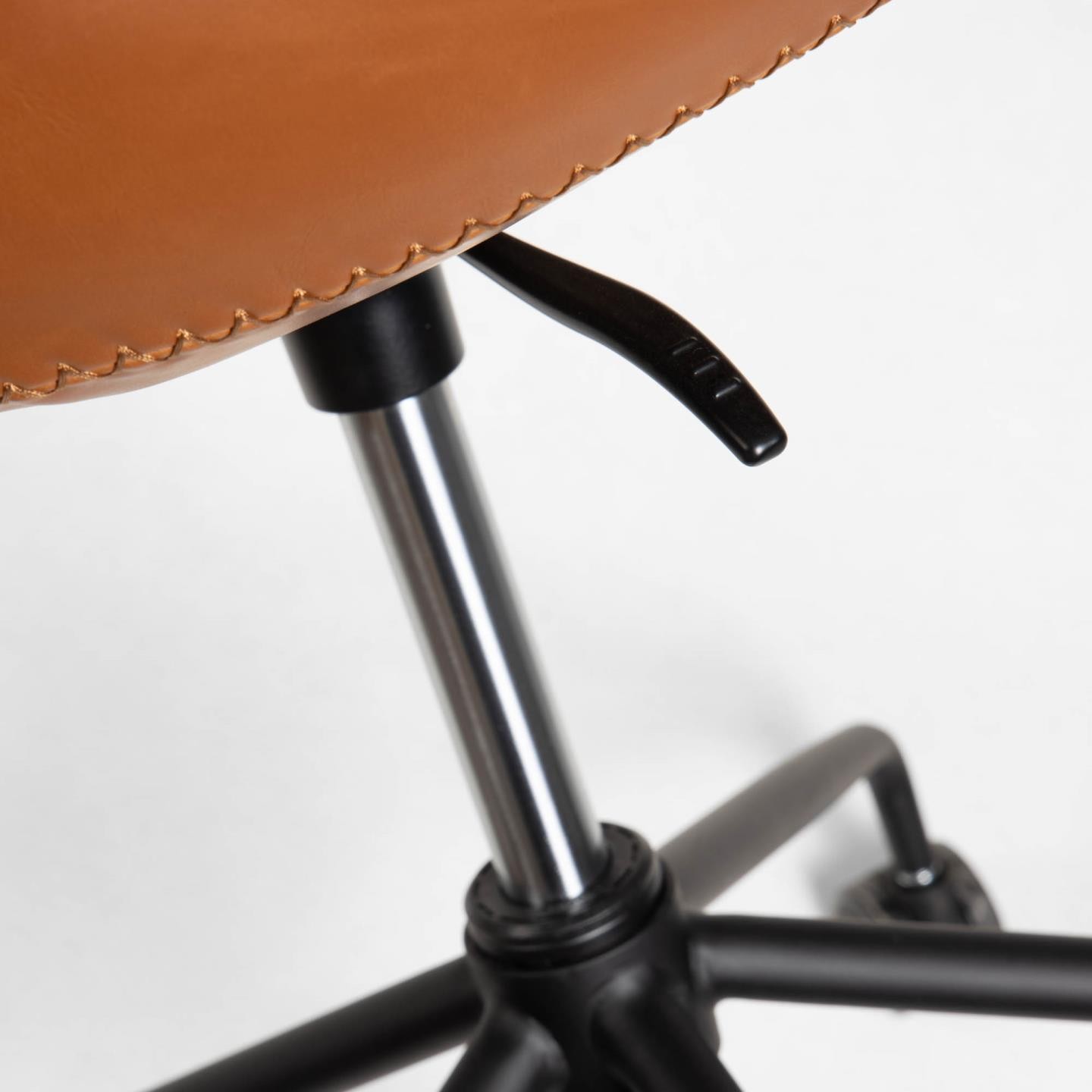 Krzesło biurowe Zadine, brązowe skórzane